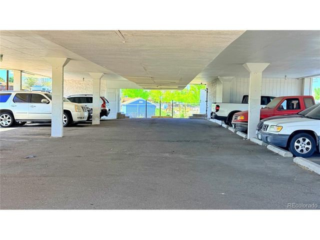 1064 Chambers Ct 207, Aurora, CO 80011