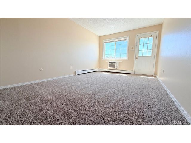 1064 Chambers Ct 207, Aurora, CO 80011