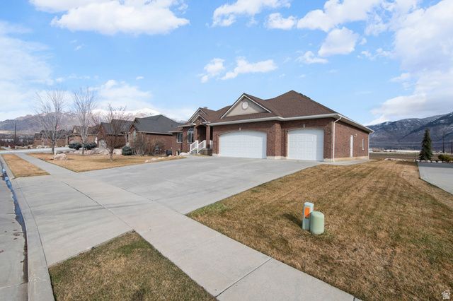 1780 N 1350 W, Farr West, UT 84404