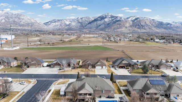 1780 N 1350 W, Farr West, UT 84404