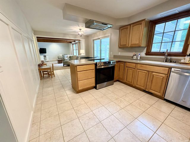 1317 Chanterelle Drive, Fort Wayne, IN 46845