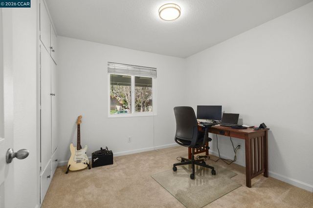 5555 Maryland Dr, Concord, CA 94521