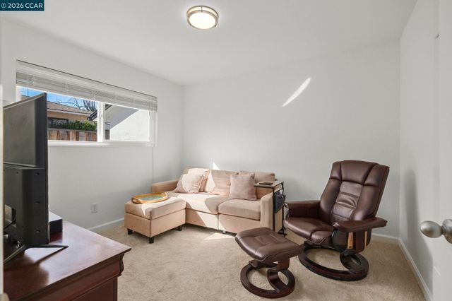 5555 Maryland Dr, Concord, CA 94521