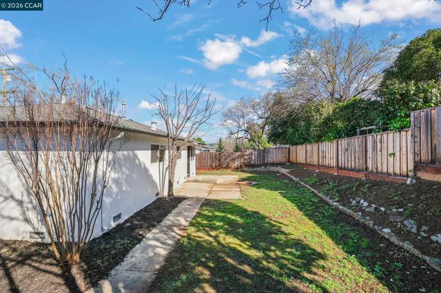 5555 Maryland Dr, Concord, CA 94521