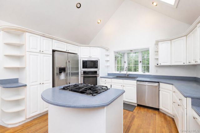 33 Windwood Court, Westhampton, NY 11977