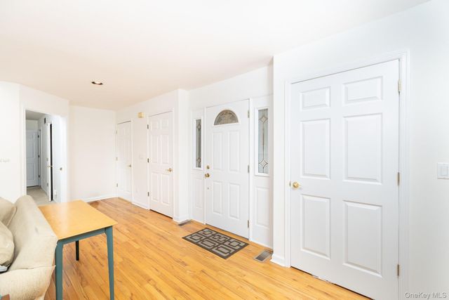 33 Windwood Court, Westhampton, NY 11977