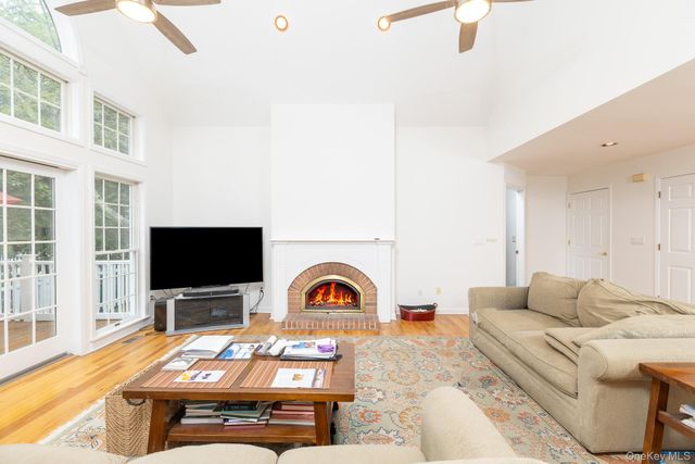 33 Windwood Court, Westhampton, NY 11977