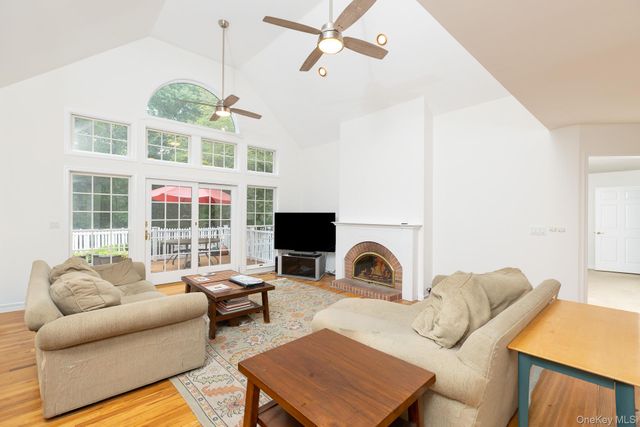 33 Windwood Court, Westhampton, NY 11977