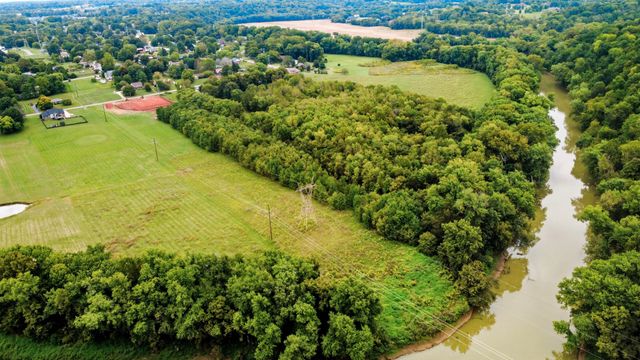 1204 Willow Bend Dr, Clarksville, TN 37043