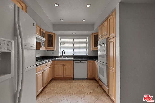 17226 Palisades Circle, Pacific Palisades (los Angeles), CA 90272