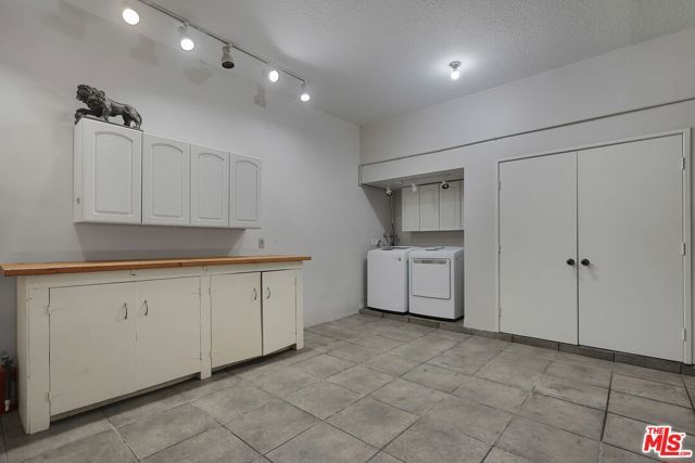 17226 Palisades Circle, Pacific Palisades (los Angeles), CA 90272