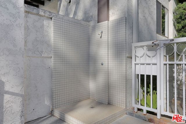 17226 Palisades Circle, Pacific Palisades (los Angeles), CA 90272