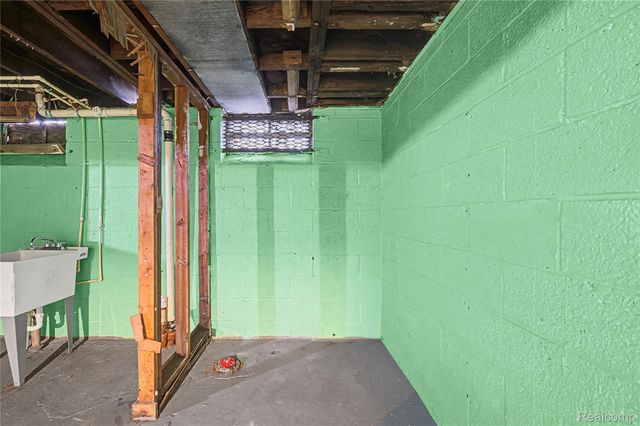 19936 Goddard Street, Detroit, MI 48234