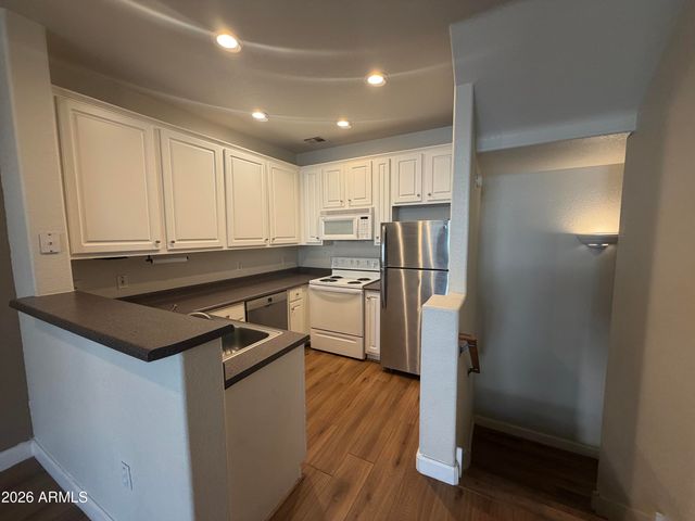 4465 E PARADISE VILLAGE Parkway S 1203, Phoenix, AZ 85032