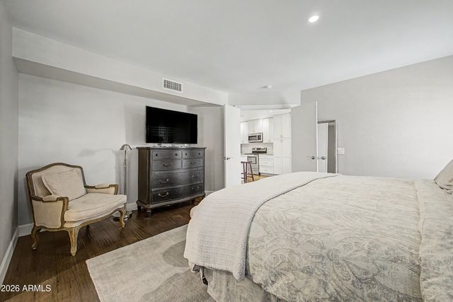 5221 N 24TH Street 206, Phoenix, AZ 85016