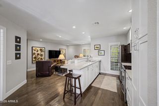 5221 N 24TH Street 206, Phoenix, AZ 85016
