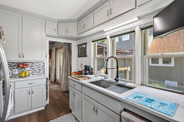 2821 Knox Avenue N, Minneapolis, MN 55411