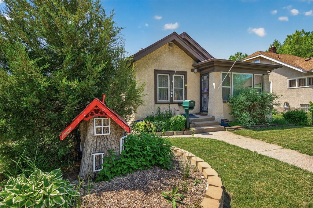 2821 Knox Avenue N, Minneapolis, MN 55411