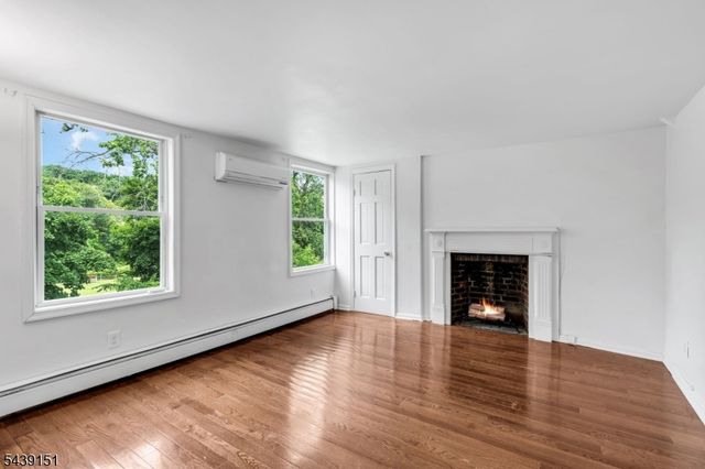 33 Wall St, Rockaway Boro, NJ 07866