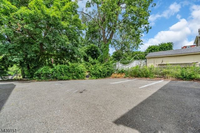 33 Wall St, Rockaway Boro, NJ 07866