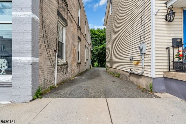33 Wall St, Rockaway Boro, NJ 07866