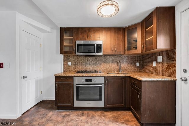 33 Wall St, Rockaway Boro, NJ 07866