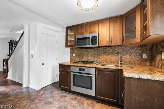 33 Wall St, Rockaway Boro, NJ 07866