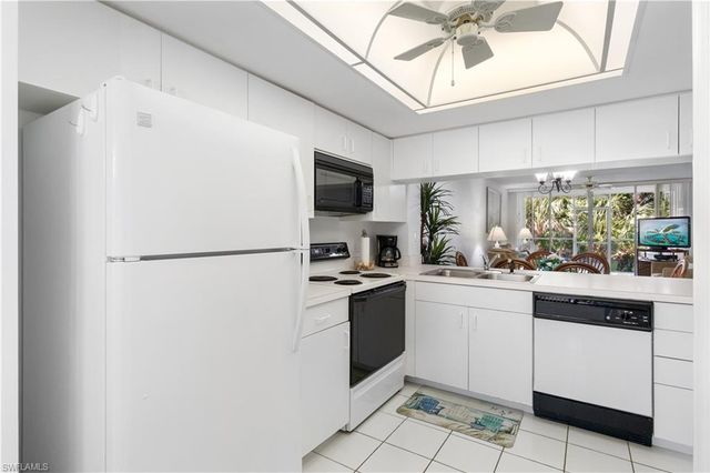 290 Naples Cove DR 2103, Naples, FL 34110