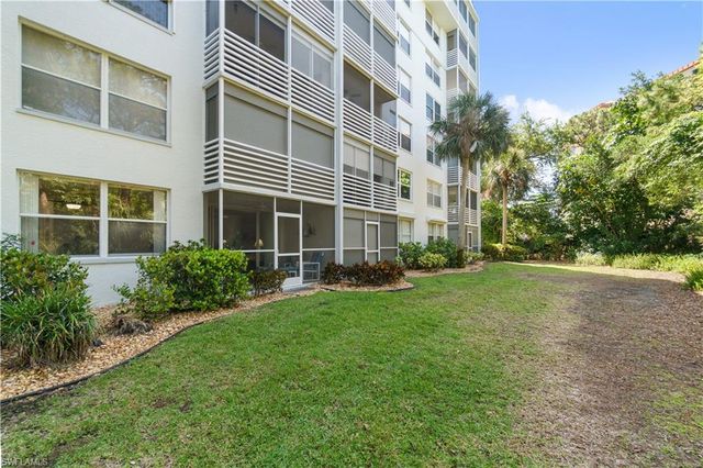 290 Naples Cove DR 2103, Naples, FL 34110
