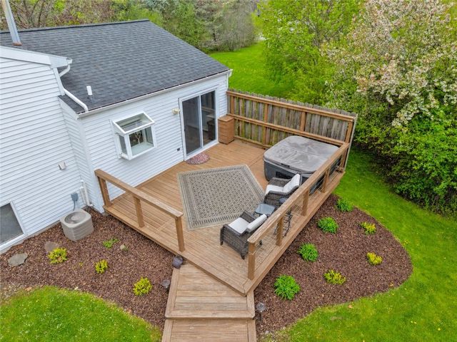 68 Paddock Drive, Henrietta, NY 14467
