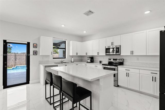 22676 SW 131st Pl, Miami, FL 33170