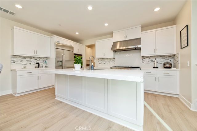 200 Zawn, Irvine, CA 92618