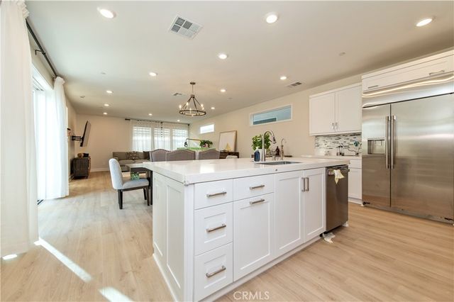 200 Zawn, Irvine, CA 92618