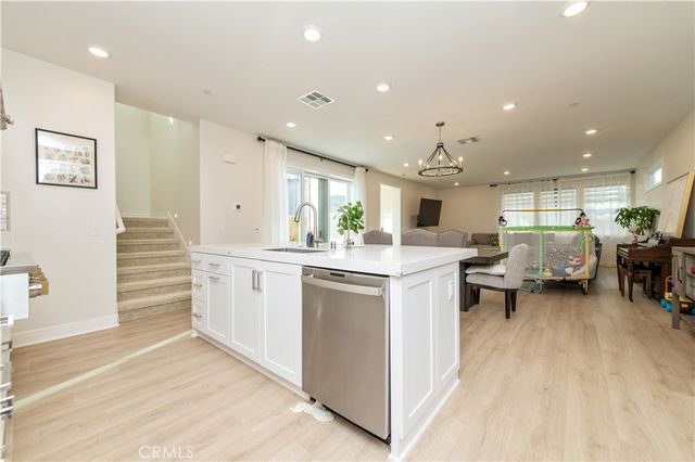 200 Zawn, Irvine, CA 92618