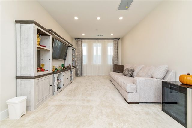 200 Zawn, Irvine, CA 92618