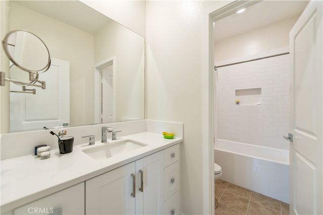 200 Zawn, Irvine, CA 92618