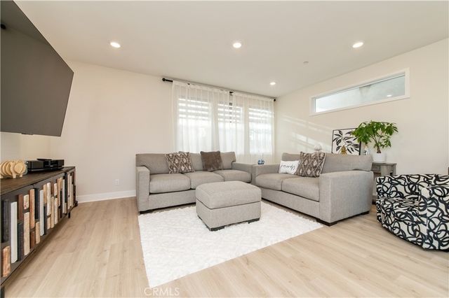 200 Zawn, Irvine, CA 92618
