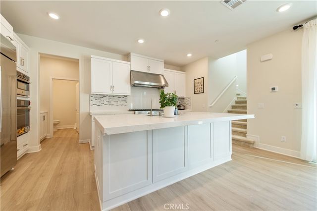 200 Zawn, Irvine, CA 92618