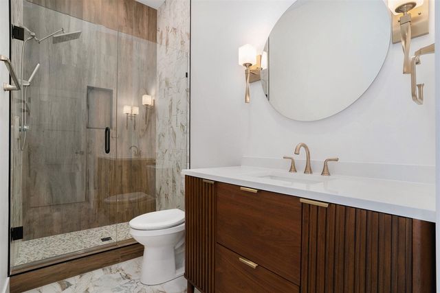 310 Washington Avenue 21, Grand Haven, MI 49417