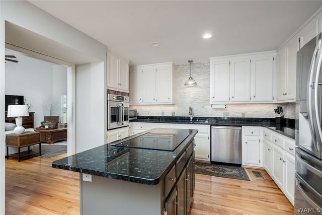 11485 April Sound, Northport, AL 35475