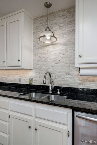 11485 April Sound, Northport, AL 35475