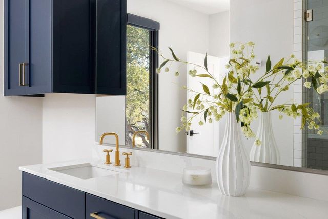 6037 W Verandero CT, Austin, TX 78738