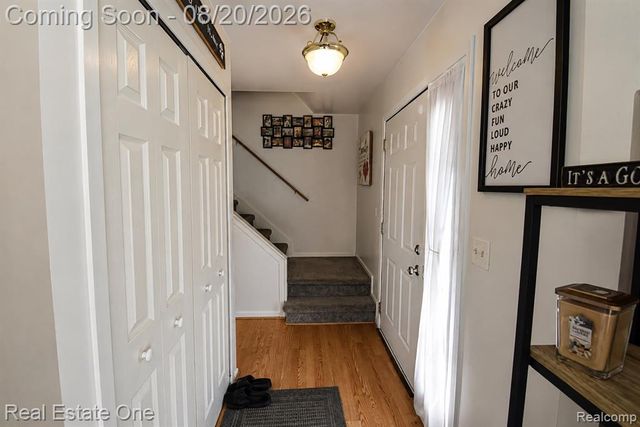 22103 Cherrylawn Drive, Brownstown, MI 48134
