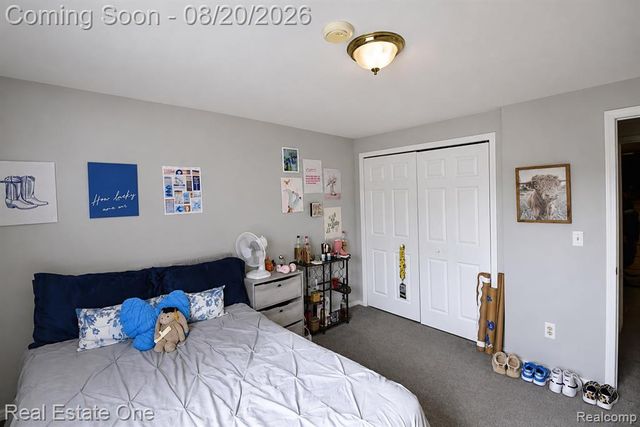 22103 Cherrylawn Drive, Brownstown, MI 48134
