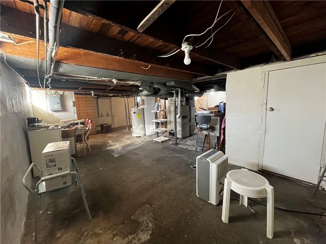 406 Walnut St, Vandergrift, PA 15690