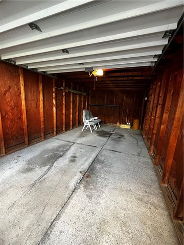 406 Walnut St, Vandergrift, PA 15690