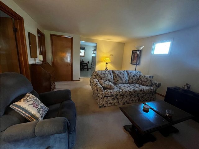 406 Walnut St, Vandergrift, PA 15690