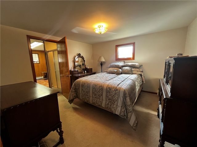 406 Walnut St, Vandergrift, PA 15690