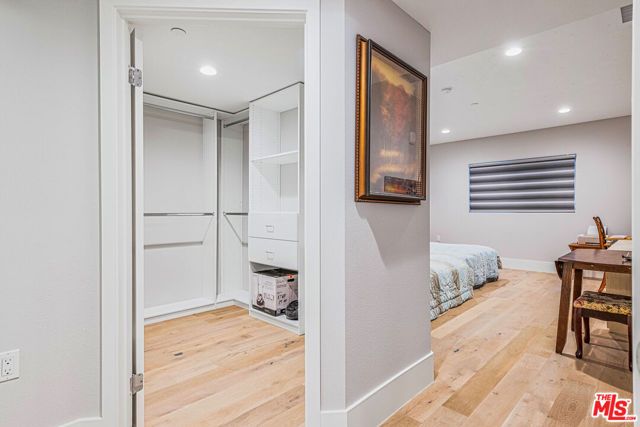 901 S Gramercy Drive 202, Los Angeles, CA 90019