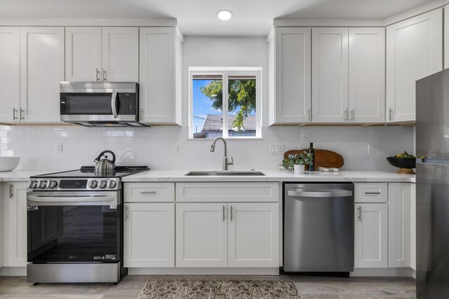 4950 Tulsa Ave, Olivehurst, CA 95961